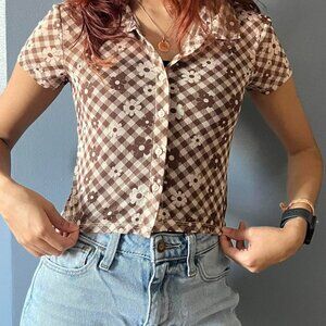 🌸 Lovely brown flower and plaid pattern button up shirt! 🌸